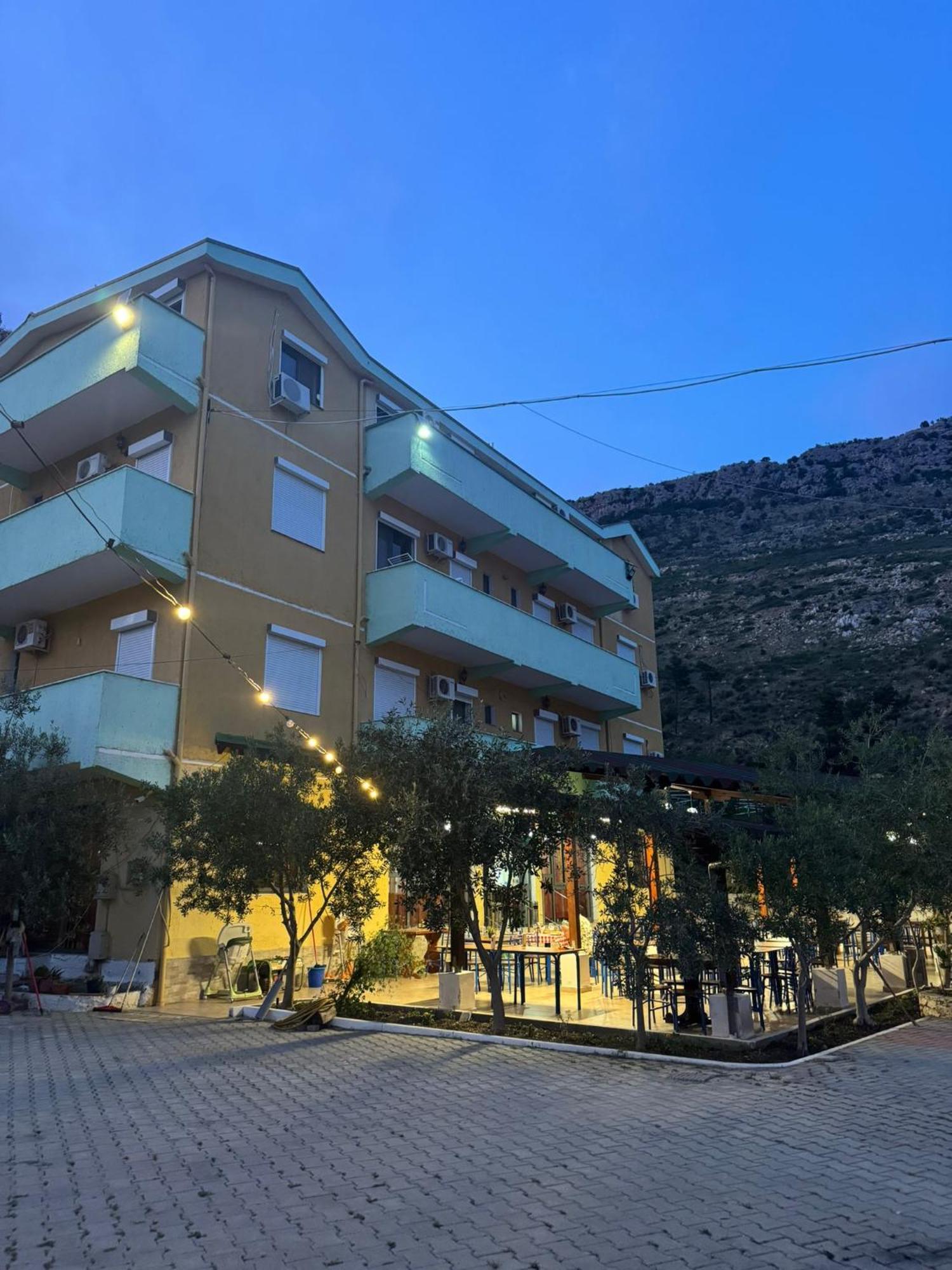 Hotel Bolonja Shëngjin Exterior foto